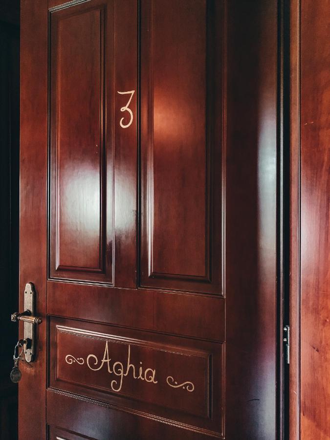 Elena Guesthouse كالامباكا المظهر الخارجي الصورة