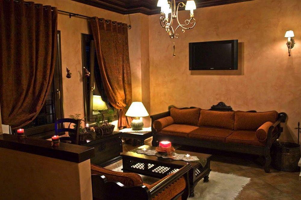 Elena Guesthouse كالامباكا المظهر الخارجي الصورة