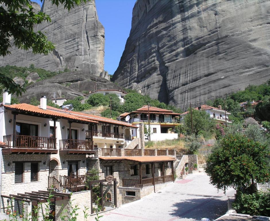 Elena Guesthouse كالامباكا المظهر الخارجي الصورة