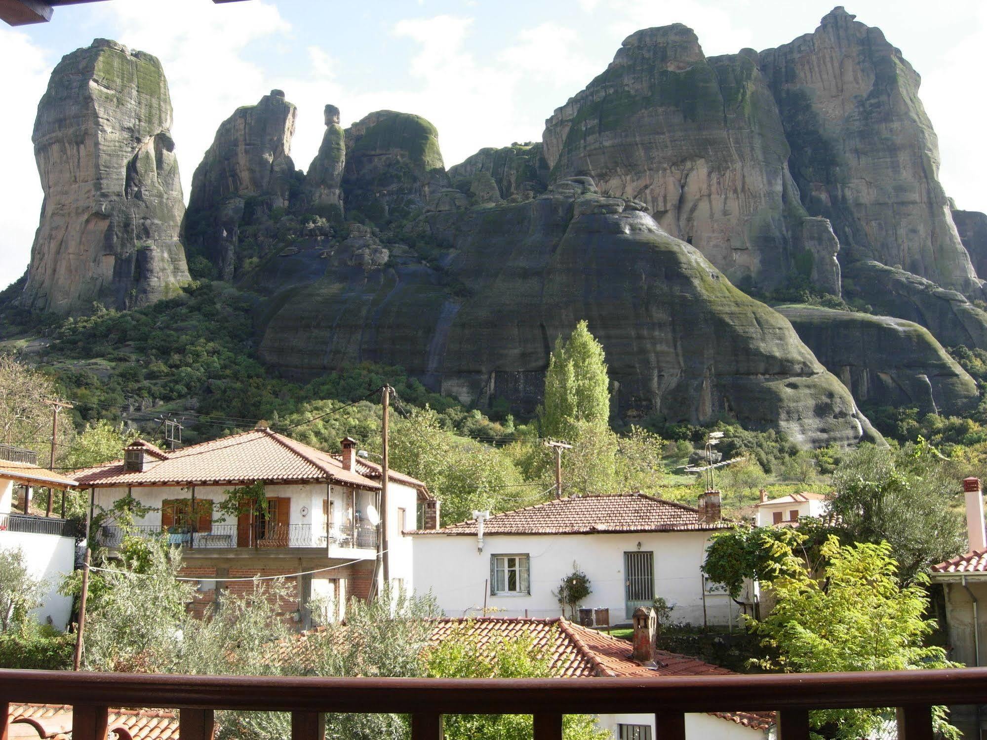 Elena Guesthouse كالامباكا المظهر الخارجي الصورة