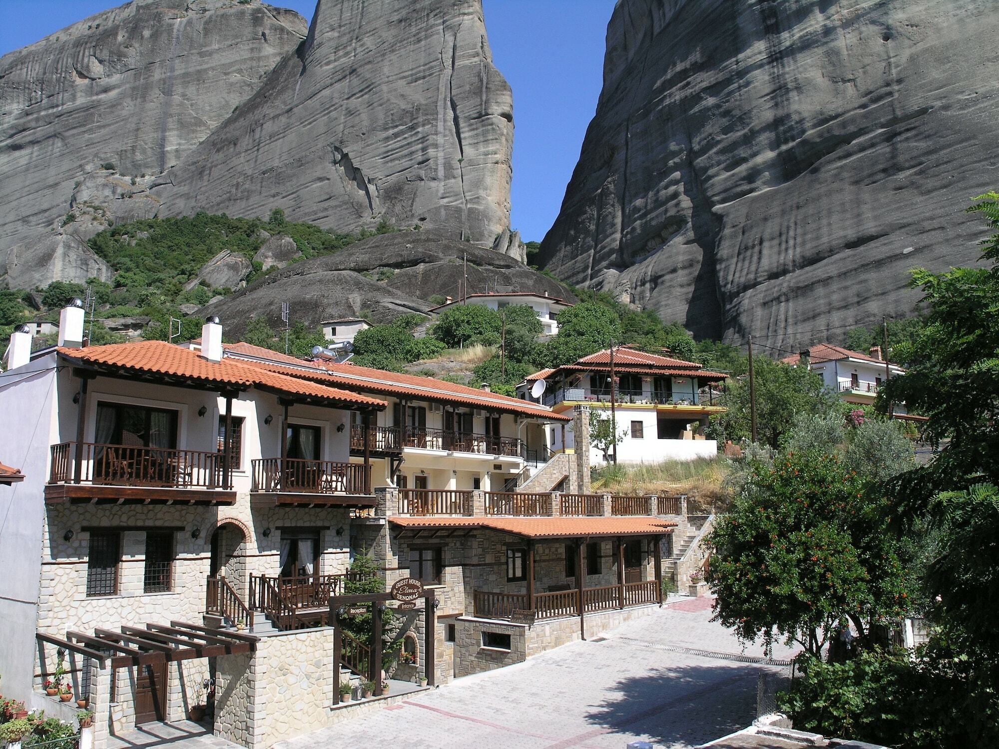 Elena Guesthouse كالامباكا المظهر الخارجي الصورة